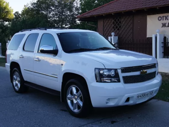 Купить Chevrolet Tahoe 5300 см3 АКПП (325 л.с.) Бензин инжектор в Новороссийск: цвет белый Внедорожник 2011 года по цене 1730000 рублей, объявление №1972 на сайте Авторынок23