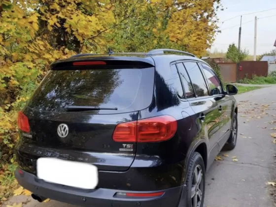 Купить Volkswagen Tiguan 2000 см3 АКПП (170 л.с.) Бензин инжектор в Анастасиевская: цвет Черный Универсал 2012 года по цене 215000 рублей, объявление №22748 на сайте Авторынок23