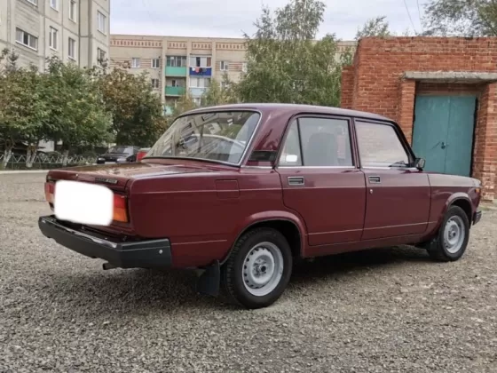 Купить ВАЗ (LADA) 21053 1500 см3 МКПП (72 л.с.) Бензин карбюратор в Федоровская : цвет Красный Седан 1996 года по цене 135000 рублей, объявление №22247 на сайте Авторынок23