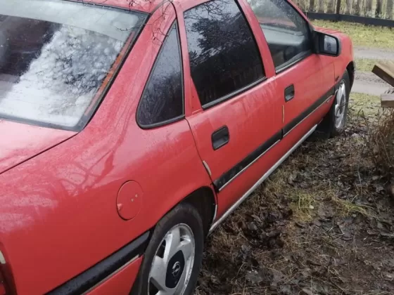 Купить Opel Vectra 2000 см3 МКПП (115 л.с.) Бензин карбюратор в Тимашевск: цвет Красный Седан 1993 года по цене 305000 рублей, объявление №21029 на сайте Авторынок23
