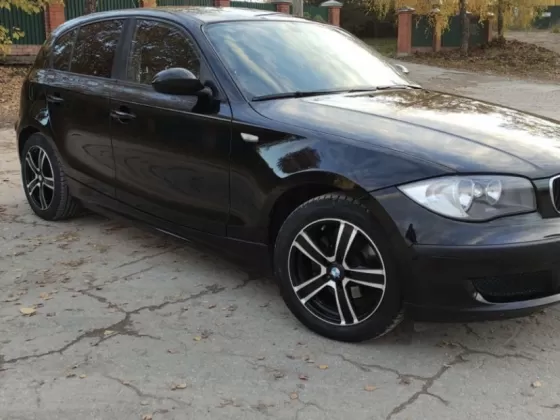 Купить BMW 116i 1600 см3 АКПП (116 л.с.) Бензин инжектор в Анапа : цвет Черный Хетчбэк 2010 года по цене 705000 рублей, объявление №22868 на сайте Авторынок23