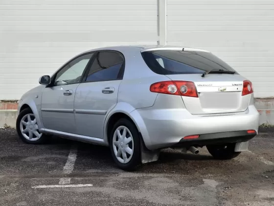 Купить Chevrolet Lacetti 1400 см3 МКПП (95 л.с.) Бензин инжектор в Горячий Ключ: цвет Серебряный Хетчбэк 2007 года по цене 150000 рублей, объявление №20569 на сайте Авторынок23