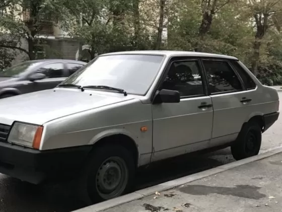 Купить ВАЗ (LADA) 21099 1500 см3 МКПП (78 л.с.) Бензин карбюратор в Армавир : цвет Серебряный Седан 1999 года по цене 190000 рублей, объявление №22252 на сайте Авторынок23