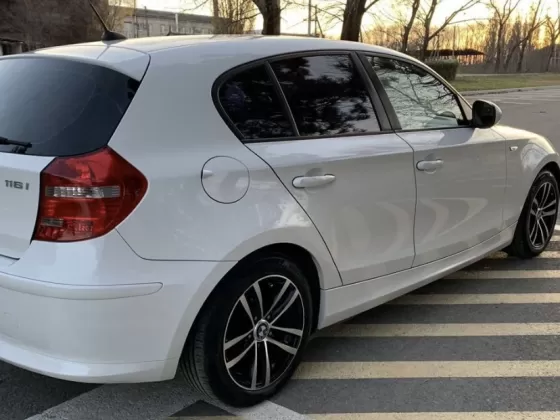 Купить BMW 116i 1600 см3 АКПП (116 л.с.) Бензин инжектор в Пятигорская: цвет Белый Хетчбэк 2010 года по цене 725000 рублей, объявление №22877 на сайте Авторынок23