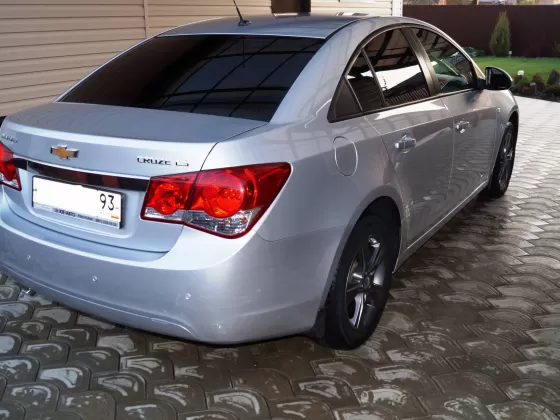 Купить Chevrolet Cruze '2012 АКПП (1800/141 л.с.) Бензин инжектор Ленинградская цвет серебристый металлик Седан по цене 539000 рублей, объявление №9628 на сайте Авторынок23