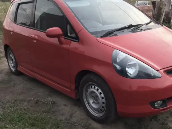 Купить Honda Fit 1300 см3 CVT (86 л.с.) Бензин инжектор в Тбилисская : цвет Красный Хетчбэк 2003 года по цене 350000 рублей, объявление №22400 на сайте Авторынок23