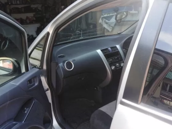 Купить Mitsubishi Colt 1363 см3 CVT (90 л.с.) Бензин карбюратор в Новороссийск : цвет Серебристый Хетчбэк 2003 года по цене 450000 рублей, объявление №24981 на сайте Авторынок23