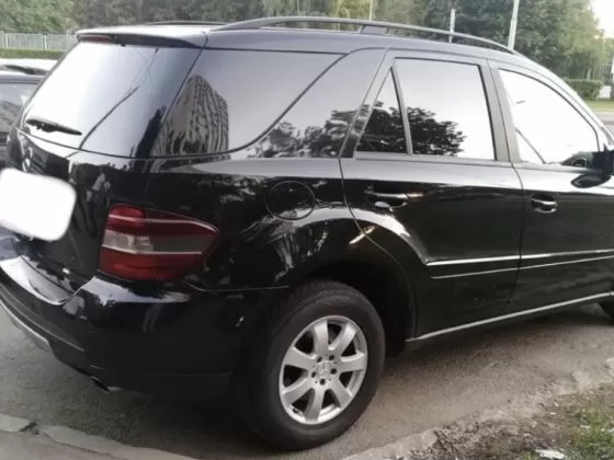 Купить Mercedes-Benz Ml350 3500 см3 АКПП (268 л.с.) Бензин инжектор в Тамань: цвет Черный Универсал 2005 года по цене 720000 рублей, объявление №22786 на сайте Авторынок23