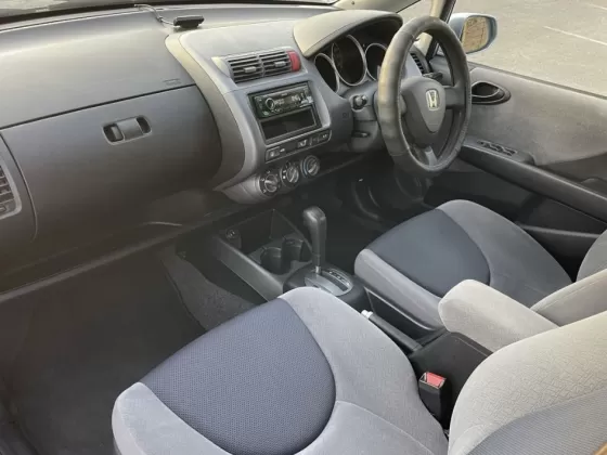 Купить Honda Fit 1500 см3 CVT (110 л.с.) Бензин инжектор в Горячий ключ: цвет Голубой Хетчбэк 2002 года по цене 250000 рублей, объявление №24965 на сайте Авторынок23