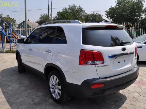 Купить KIA SORENTO R 2000 см3 АКПП (184 л.с.) Дизель турбонаддув в Краснодар: цвет Белый Внедорожник 2010 года по цене 1025000 рублей, объявление №159 на сайте Авторынок23