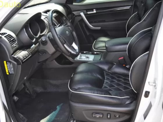 Купить KIA SORENTO R 2000 см3 АКПП (184 л.с.) Дизель турбонаддув в Краснодар: цвет Белый Внедорожник 2010 года по цене 1025000 рублей, объявление №159 на сайте Авторынок23