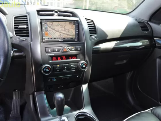 Купить KIA SORENTO R 2000 см3 АКПП (184 л.с.) Дизель турбонаддув в Краснодар: цвет Белый Внедорожник 2010 года по цене 1025000 рублей, объявление №159 на сайте Авторынок23