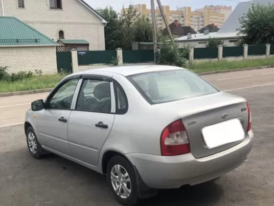 Купить ВАЗ (LADA) Kalina 1600 см3 МКПП (84 л.с.) Бензин инжектор в Анапа: цвет Серебряный Седан 2011 года по цене 170000 рублей, объявление №22422 на сайте Авторынок23