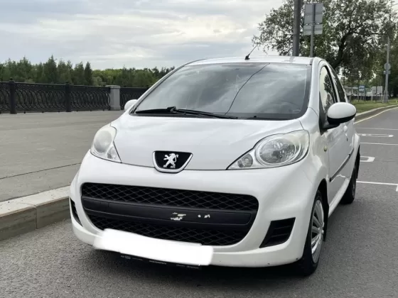 Купить Peugeot 107 1000 см3 АКПП (68 л.с.) Бензин инжектор в Краснодар: цвет Белый Хетчбэк 2011 года по цене 303000 рублей, объявление №25178 на сайте Авторынок23