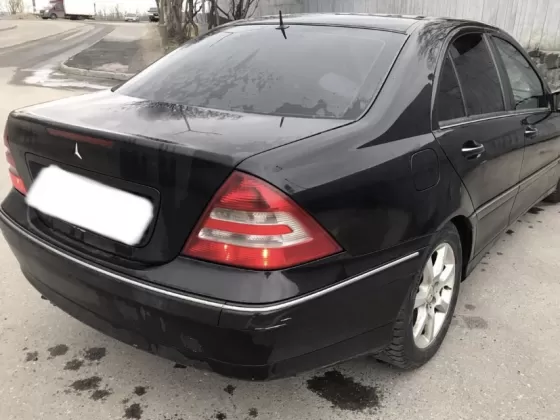 Купить Mercedes-Benz C180 1800 см3 АКПП (143 л.с.) Бензин инжектор в Тамань : цвет Черный Седан 2006 года по цене 415000 рублей, объявление №23716 на сайте Авторынок23