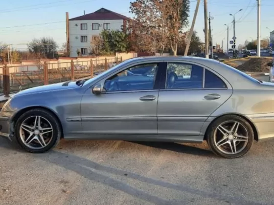 Купить Mercedes-Benz C200 1800 см3 АКПП (163 л.с.) Бензин инжектор в Архипо Осиповка : цвет Серый Седан 2003 года по цене 525000 рублей, объявление №20619 на сайте Авторынок23