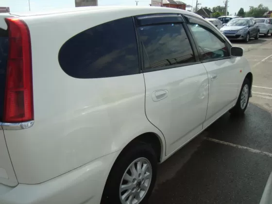 Купить Honda Stream 1700 см3 АКПП (125 л.с.) Бензин инжектор в Славянск-на-Кубани: цвет белый Минивэн 2001 года по цене 235000 рублей, объявление №1281 на сайте Авторынок23
