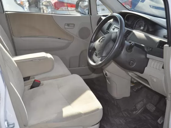 Купить Daihatsu Move 700 см3 АКПП (54 л.с.) Бензин инжектор в Краснодар: цвет белый Хетчбэк 2009 года по цене 283000 рублей, объявление №636 на сайте Авторынок23