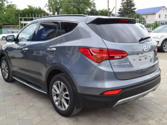 Купить Hyundai Santa Fe 2000 см3 АКПП (184 л.с.) Дизель турбонаддув в Краснодар: цвет серый Кроссовер 2013 года по цене 1336000 рублей, объявление №1490 на сайте Авторынок23