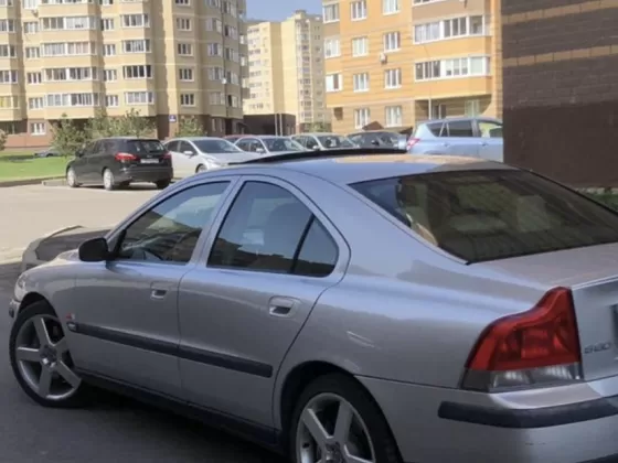 Купить Volvo S60 2400 см3 АКПП (170 л.с.) Бензин инжектор в Новороссийск : цвет Серебряный Седан 2002 года по цене 300000 рублей, объявление №22687 на сайте Авторынок23