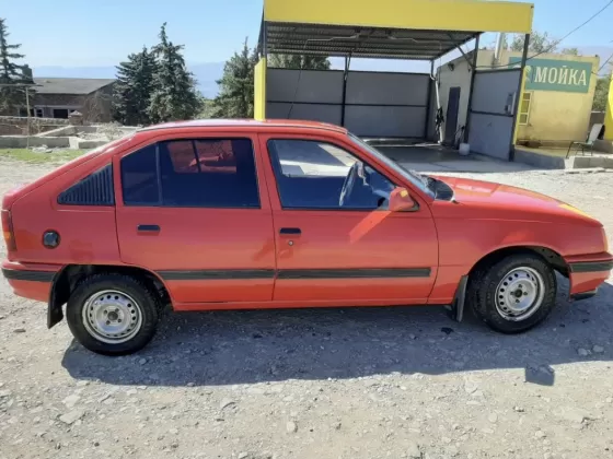 Купить Opel Kadett 1300 см3 МКПП (75 л.с.) Бензин карбюратор в Медвёдовская : цвет Красный Хетчбэк 1985 года по цене 275000 рублей, объявление №20195 на сайте Авторынок23