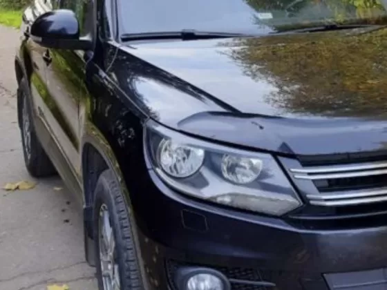 Купить Volkswagen Tiguan 2000 см3 АКПП (170 л.с.) Бензин инжектор в Анастасиевская: цвет Черный Универсал 2012 года по цене 215000 рублей, объявление №22748 на сайте Авторынок23