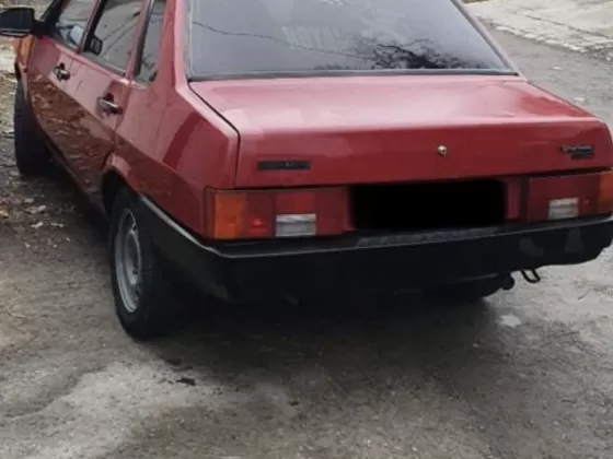 Купить ВАЗ (LADA) 21099 1500 см3 МКПП (70 л.с.) Бензин карбюратор в Ейск : цвет Красный Седан 1991 года по цене 180000 рублей, объявление №21210 на сайте Авторынок23