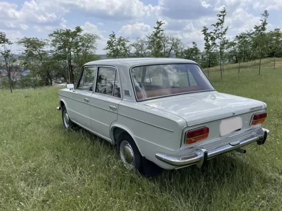 Купить ВАЗ (LADA) 2103 1500 см3 МКПП (72 л.с.) Бензин карбюратор в Знаменский: цвет Бежевый Седан 1978 года по цене 165000 рублей, объявление №25156 на сайте Авторынок23