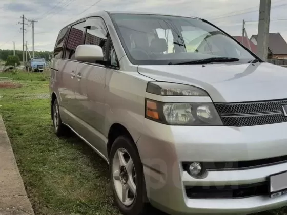 Купить Toyota VOXY 1998 см3 АКПП (152 л.с.) Бензин инжектор в Трудобеликовский: цвет Cеребртстый Микроавтобус 2003 года по цене 287000 рублей, объявление №24884 на сайте Авторынок23