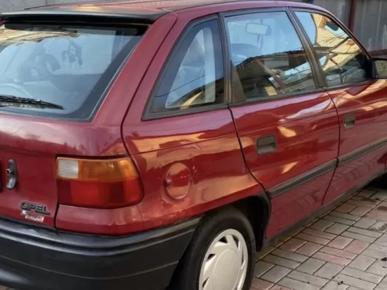 Купить Opel Astra 1500 см3 МКПП (78 л.с.) Бензин инжектор в Раевская : цвет Красный Хетчбэк 1996 года по цене 210000 рублей, объявление №22041 на сайте Авторынок23
