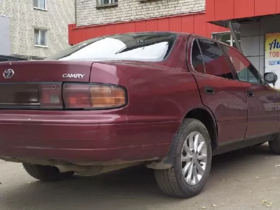 Купить Toyota Camry 1998 см3 АКПП (100 л.с.) Бензин инжектор в Ивановская: цвет Красный Седан 1990 года по цене 319000 рублей, объявление №22650 на сайте Авторынок23