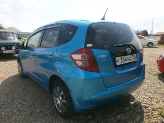Купить Honda Fit 1300 см3 АКПП (99 л.с.) Бензин инжектор в Усть-Лабинск: цвет голубой Хетчбэк 2010 года по цене 420000 рублей, объявление №4361 на сайте Авторынок23