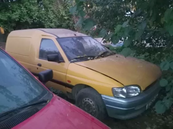 Купить Ford Escort Express '1998 МКПП (1300/60 л.с.) Бензин инжектор Краснодар цвет желтый Фургон по цене 60000 рублей, объявление №15947 на сайте Авторынок23