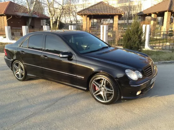Купить Mercedes-Benz С-230 1800 см3 АКПП (192 л.с.) Бензин инжектор в Новороссийск: цвет черный Седан 2004 года по цене 535000 рублей, объявление №680 на сайте Авторынок23