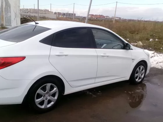 Купить Hyundai Solaris 1600 см3 МКПП (123 л.с.) Бензин компрессор в Краснодар : цвет Белый Седан 2014 года по цене 535000 рублей, объявление №10893 на сайте Авторынок23