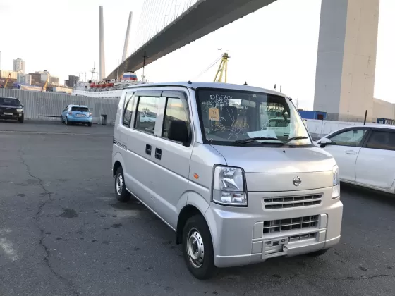 Купить Nissan Clipper NV100 2014 660 см3 АКПП (49 л.с.) Бензин инжектор в Владивосток: цвет Серебристый Микроавтобус 2014 года по цене 280000 рублей, объявление №17234 на сайте Авторынок23