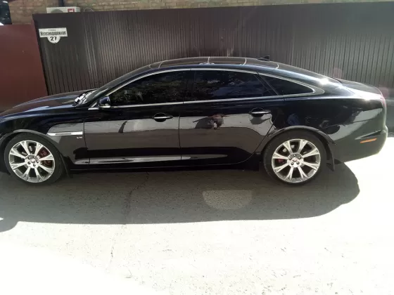 Купить Jaguar XJ Long 3000 см3 CVT (340 л.с.) Бензин инжектор в Краснодар: цвет черный Седан 2013 года по цене 2750000 рублей, объявление №13827 на сайте Авторынок23