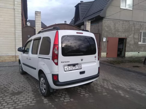 Купить Renault Kangoo 1500 см3 МКПП (86 л.с.) Дизель турбонаддув в Краснодар: цвет белый Минивэн 2013 года по цене 560000 рублей, объявление №14495 на сайте Авторынок23