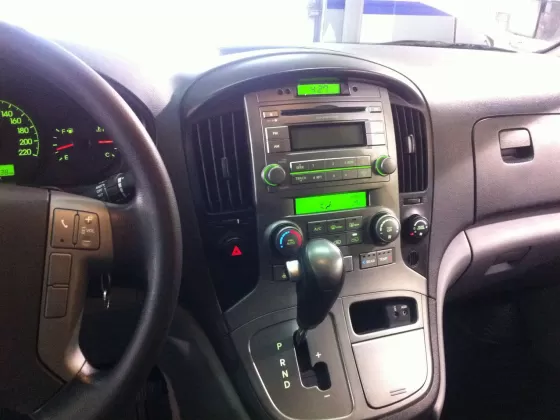 Купить Hyundai Grand Starex 2500 см3 АКПП (175 л.с.) Дизельный в Краснодар: цвет серебро Микроавтобус 2009 года по цене 800000 рублей, объявление №9354 на сайте Авторынок23