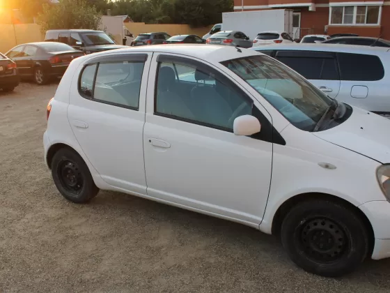 Купить Toyota Vitz 1 см3 АКПП (70 л.с.) Бензин инжектор в Краснодар: цвет Белый Хетчбэк 2000 года по цене 194000 рублей, объявление №15521 на сайте Авторынок23