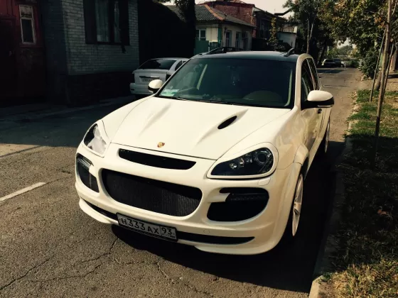 Купить Porsche Cayenne Turbo 4500 см3 АКПП (450 л.с.) Бензин турбонаддув в Крснодар: цвет Белый Внедорожник 2004 года по цене 1250000 рублей, объявление №4892 на сайте Авторынок23