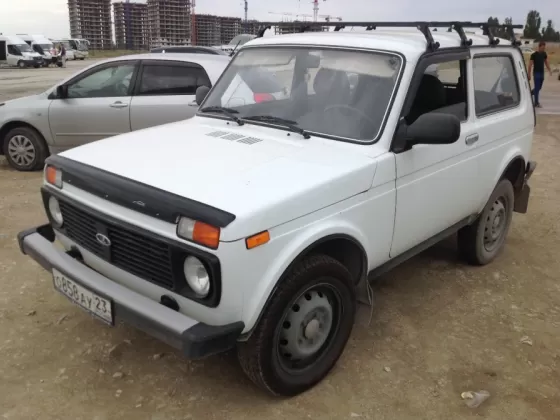 Купить ВАЗ (LADA) NIVA 4х4 1700 см3 МКПП (80 л.с.) Бензин инжектор в Новороссийск: цвет белый Внедорожник 2012 года по цене 310000 рублей, объявление №1626 на сайте Авторынок23