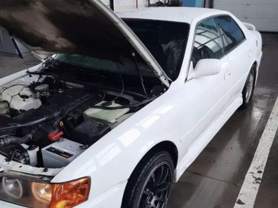 Купить Toyota Chaser 200000 см3 АКПП (140 л.с.) Бензин инжектор в Крымск: цвет Белый Седан 1998 года по цене 370000 рублей, объявление №26901 на сайте Авторынок23