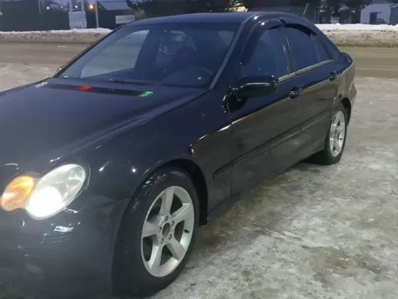 Купить Mercedes-Benz С200 2000 см3 МКПП (163 л.с.) Бензин инжектор в Армавир: цвет Черный Седан 2002 года по цене 616000 рублей, объявление №27204 на сайте Авторынок23