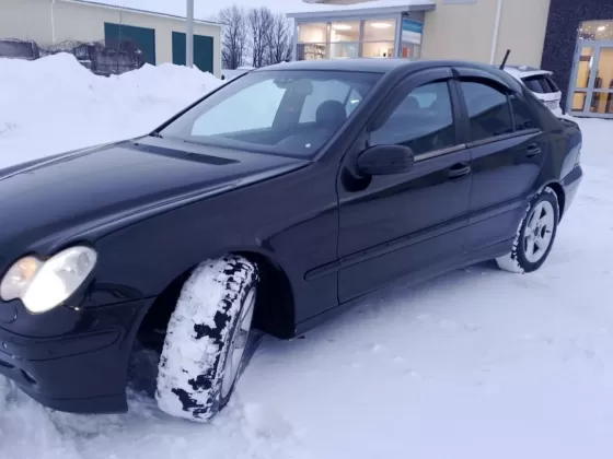 Купить Mercedes-Benz С200 2000 см3 МКПП (163 л.с.) Бензин инжектор в Армавир: цвет Черный Седан 2002 года по цене 616000 рублей, объявление №27204 на сайте Авторынок23