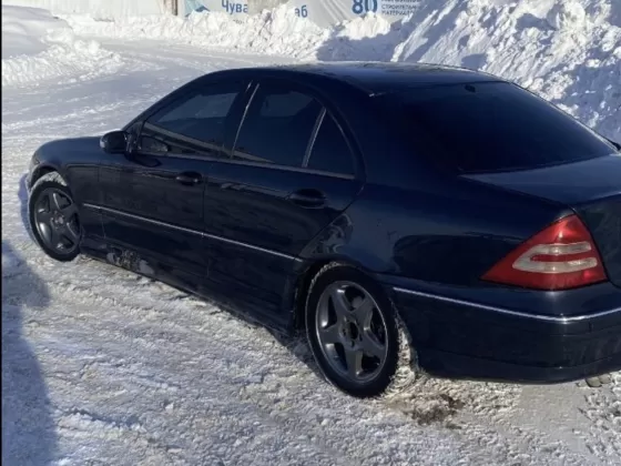 Купить Mercedes-Benz C 200 2000 см3 МКПП (163 л.с.) Бензин инжектор в Кущевская: цвет Черный Седан 2002 года по цене 660000 рублей, объявление №27208 на сайте Авторынок23