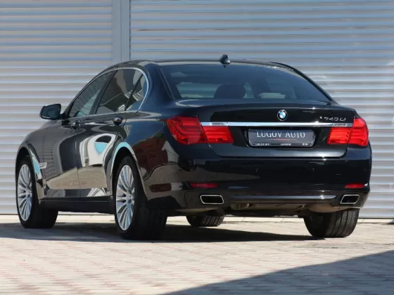 Купить BMW 7er 2979 см3 АКПП (326 л.с.) Бензин турбонаддув в Краснодар: цвет черный металик Седан 2008 года по цене 1300000 рублей, объявление №1480 на сайте Авторынок23