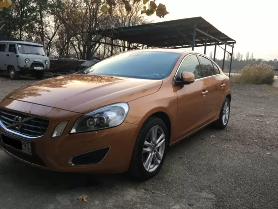 Купить Volvo S60 2000 см3 АКПП (180 л.с.) Бензиновый в Краснодар: цвет оранжево-коричневый металлик Седан 2013 года по цене 1200000 рублей, объявление №5690 на сайте Авторынок23