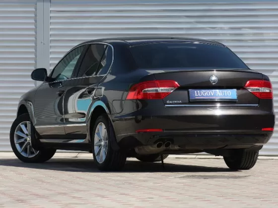 Купить Skoda Superb II 1798 см3 АКПП (152 л.с.) Бензин турбонаддув в Краснодар: цвет коричневый металлик Седан 2013 года по цене 1070000 рублей, объявление №1601 на сайте Авторынок23