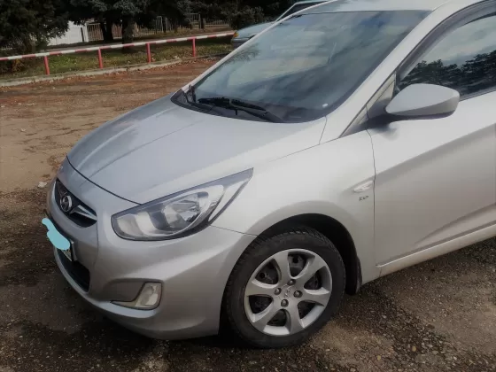 Купить Hyundai Solaris 1600 см3 АКПП (123 л.с.) Бензин инжектор в Краснодар: цвет Серебристый Седан 2011 года по цене 450000 рублей, объявление №12937 на сайте Авторынок23